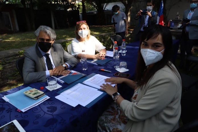 colegio-medico-colmed-aborda-programa-de-salud-del-candidato-marco-enriquez-ominami