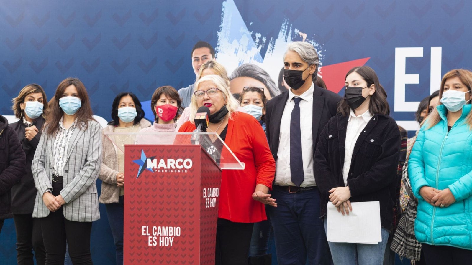 marco-enriquez-ominami-presenta-propuesta-de-renta-basica-universal-provisoria-para-todas-las-mujeres-de-chile