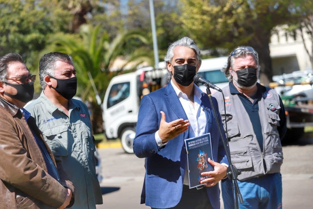 marco-enriquez-ominami-entrega-su-propuesta-de-hidrogeno-verde-a-representantes-la-fuerza-laboral-de-enap-no-se-puede-avanzar-en-los-proyectos-de-hidrogeno-verde-sin-enap-y-sus-trabajadores
