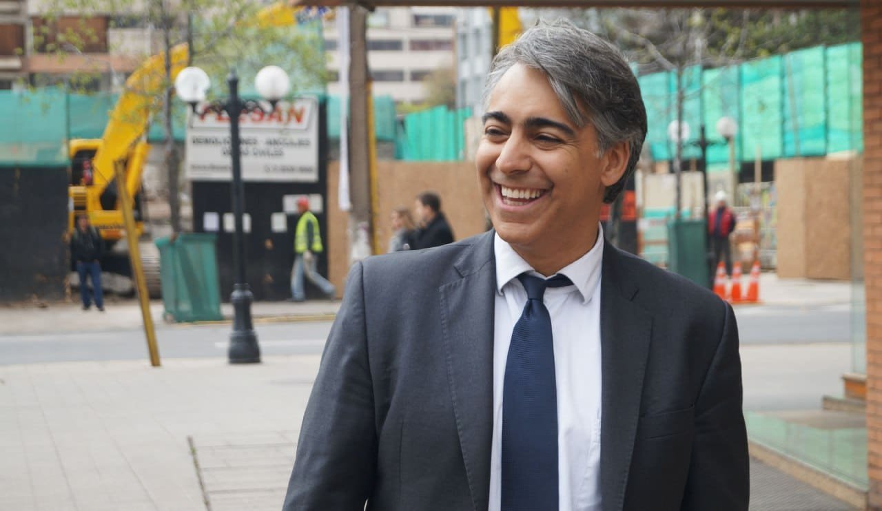 marco-enriquez-ominami-propuso-terminar-con-la-discriminacion-de-los-bancos-hacia-las-mujeres