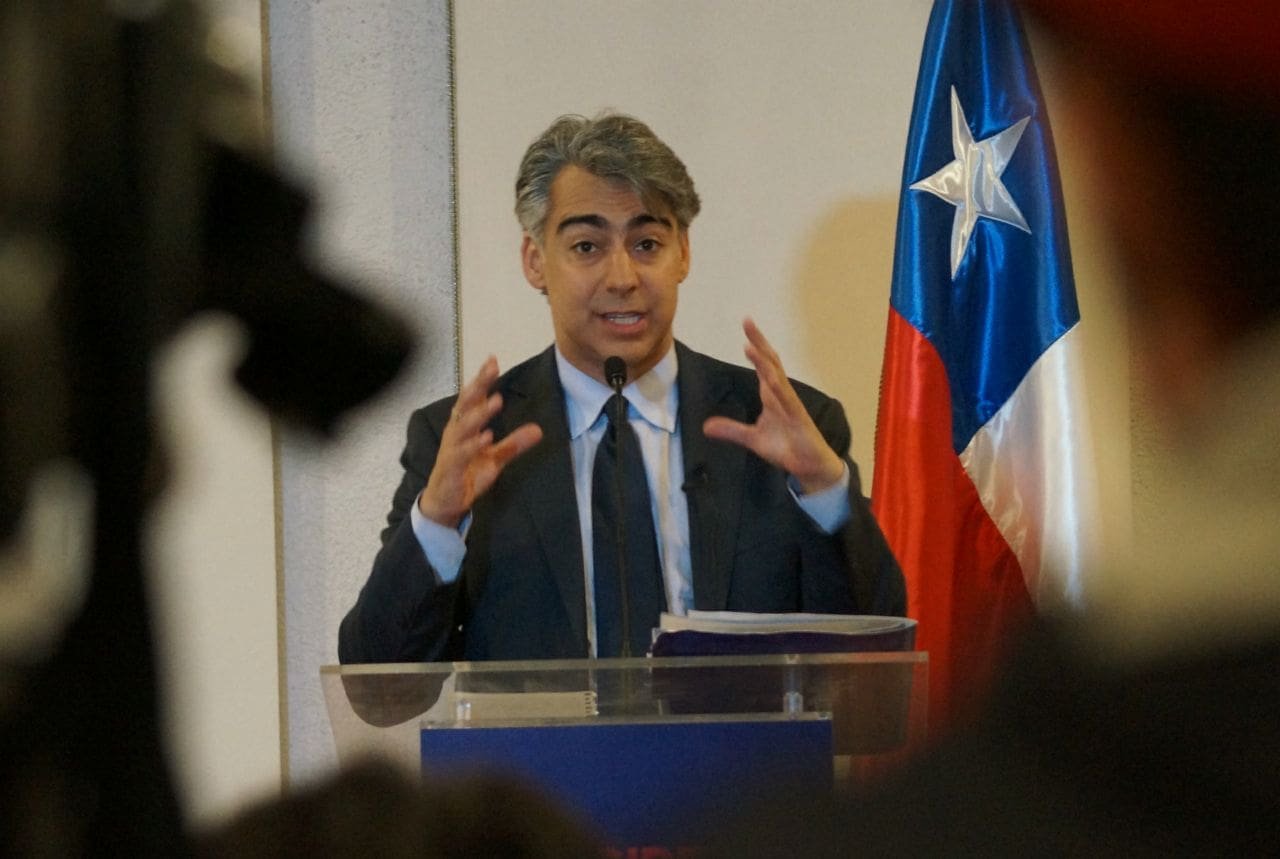 marco-enriquez-ominami-a-diferencia-de-pinera-yo-si-defiendo-la-soberania-de-chile