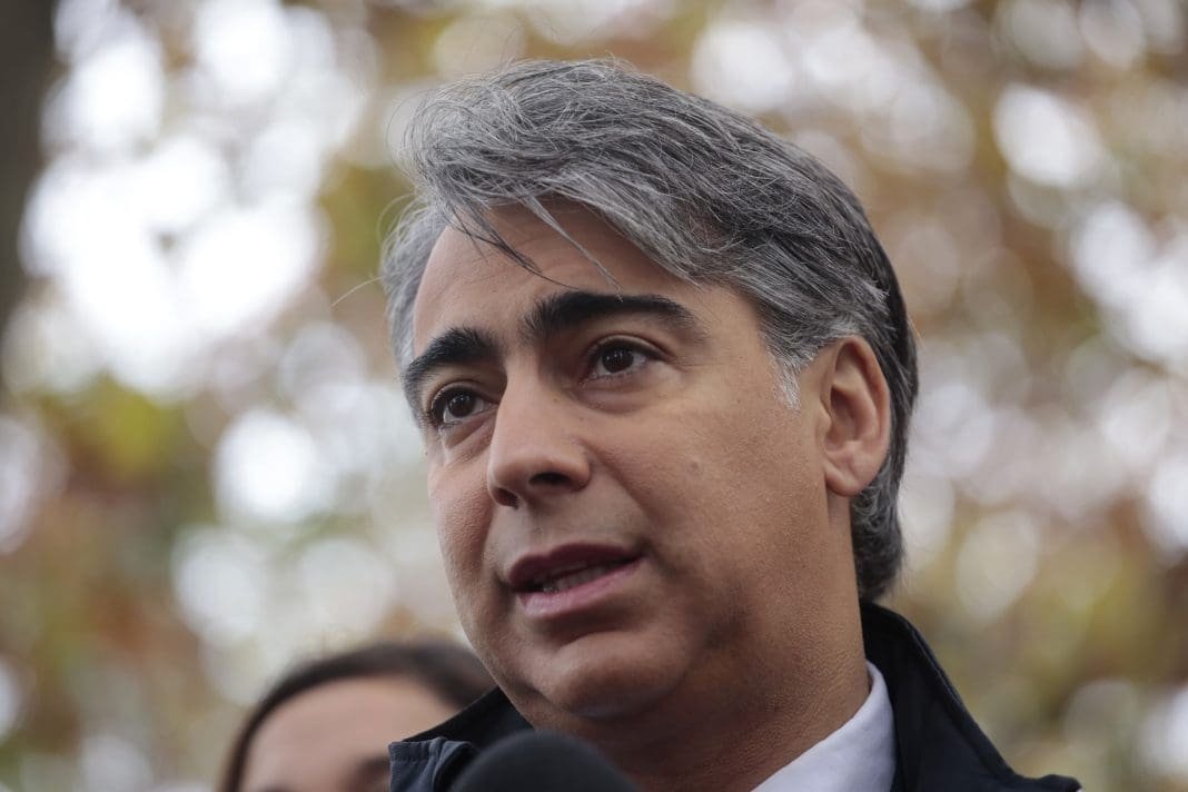 me-o-y-el-plebiscito-es-un-texto-revanchista-realizado-por-un-ejercito-de-porros