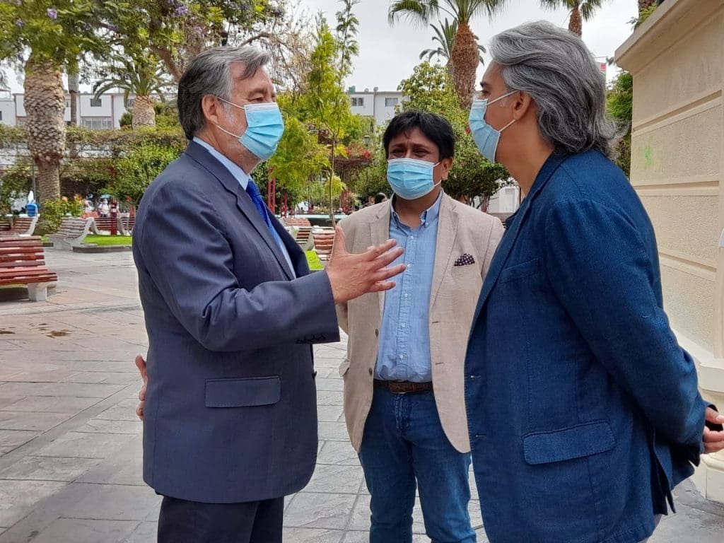 alejandro-guillier-y-marco-enriquez-ominami-emplazan-al-gobierno-y-exigen-adelantar-elecciones-presidenciales