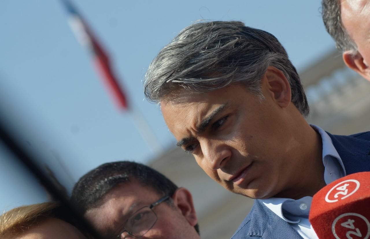 marco-enriquez-ominami-que-pinera-hable-de-sus-funcionarios-que-defienden-a-los-narcos-y-guarde-la-retroexcavadora