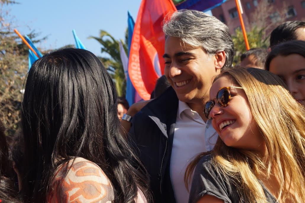 marco-se-reunio-a-conversar-con-mas-de-doscientos-jovenes-en-el-ex-congreso