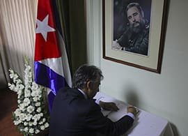visita-a-embajada-de-cuba