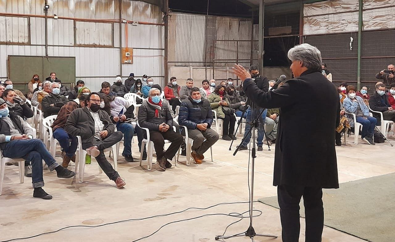 marco-enriquez-ominami-visita-san-vicente-para-conversatorio-sobre-la-nueva-constitucion