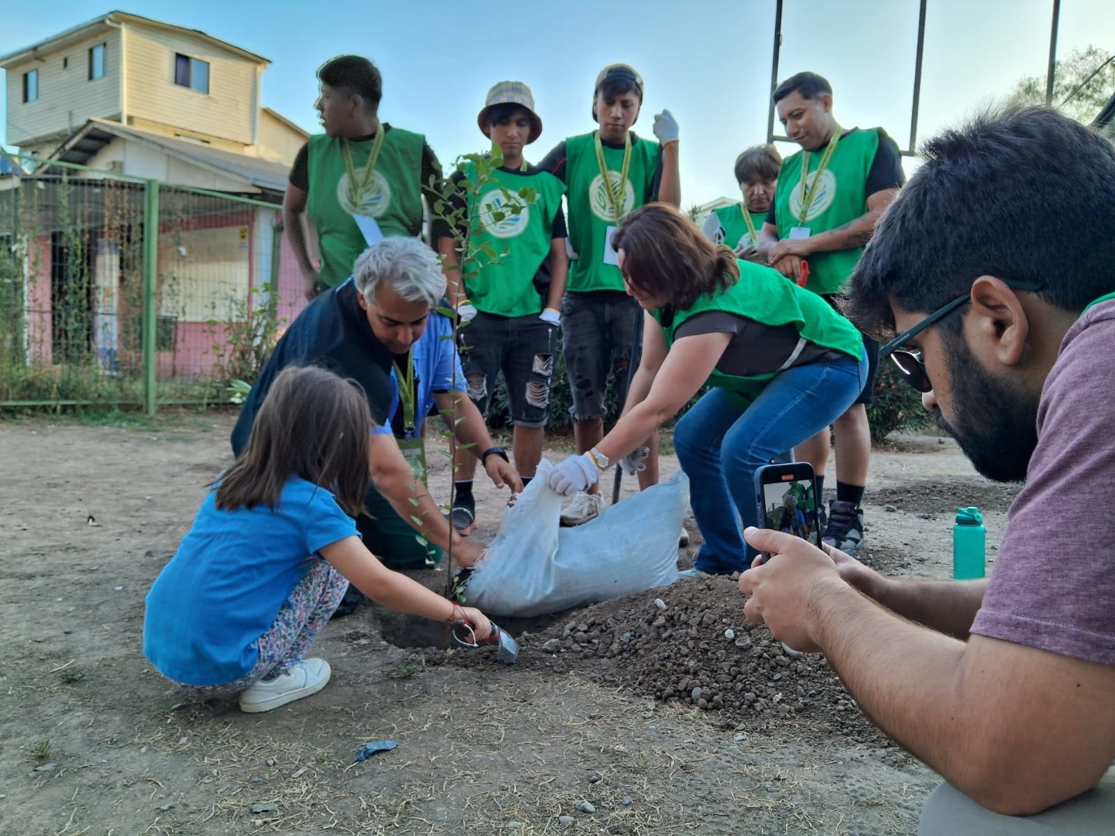 la-cruzada-verde-de-marco-enriquez-ominami-encabezo-operativo-ambiental-en-catorce-comunas