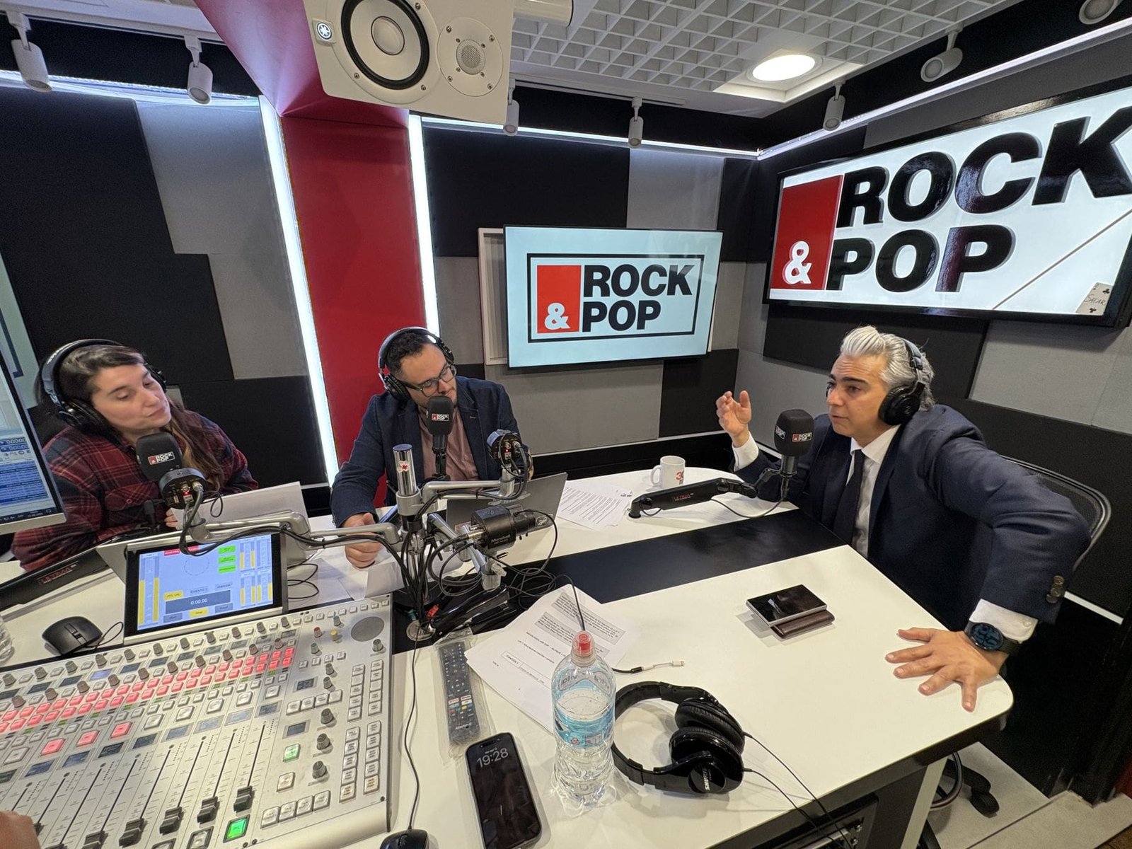 marco-enriquez-ominami-rock-and-pop-37-mil-firmas