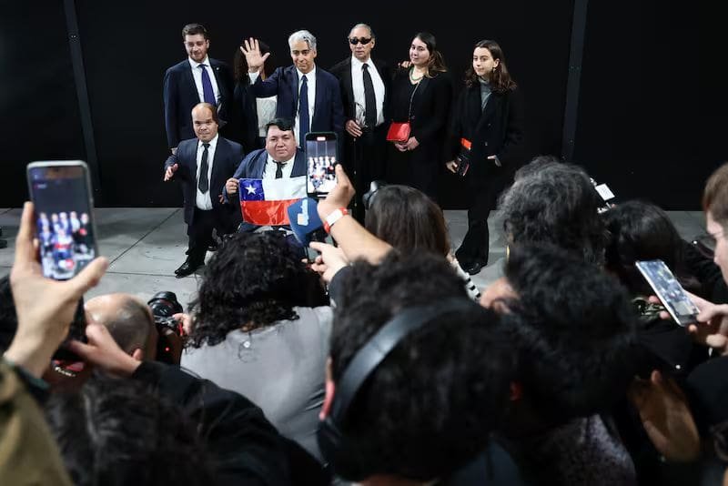 marco-enriquez-ominami-llegada-chile-invisible-debate-chilevision