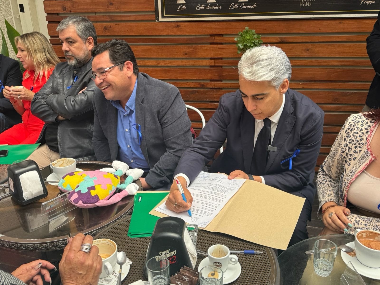 marco-enriquez-ominami-firma-acuerdo-ley-tea